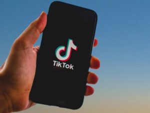 EU suspende prohibición de TikTok tras sentencia judicial