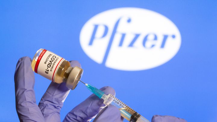 Reino Unido aprueba vacuna de Pfizer contra COVID-19