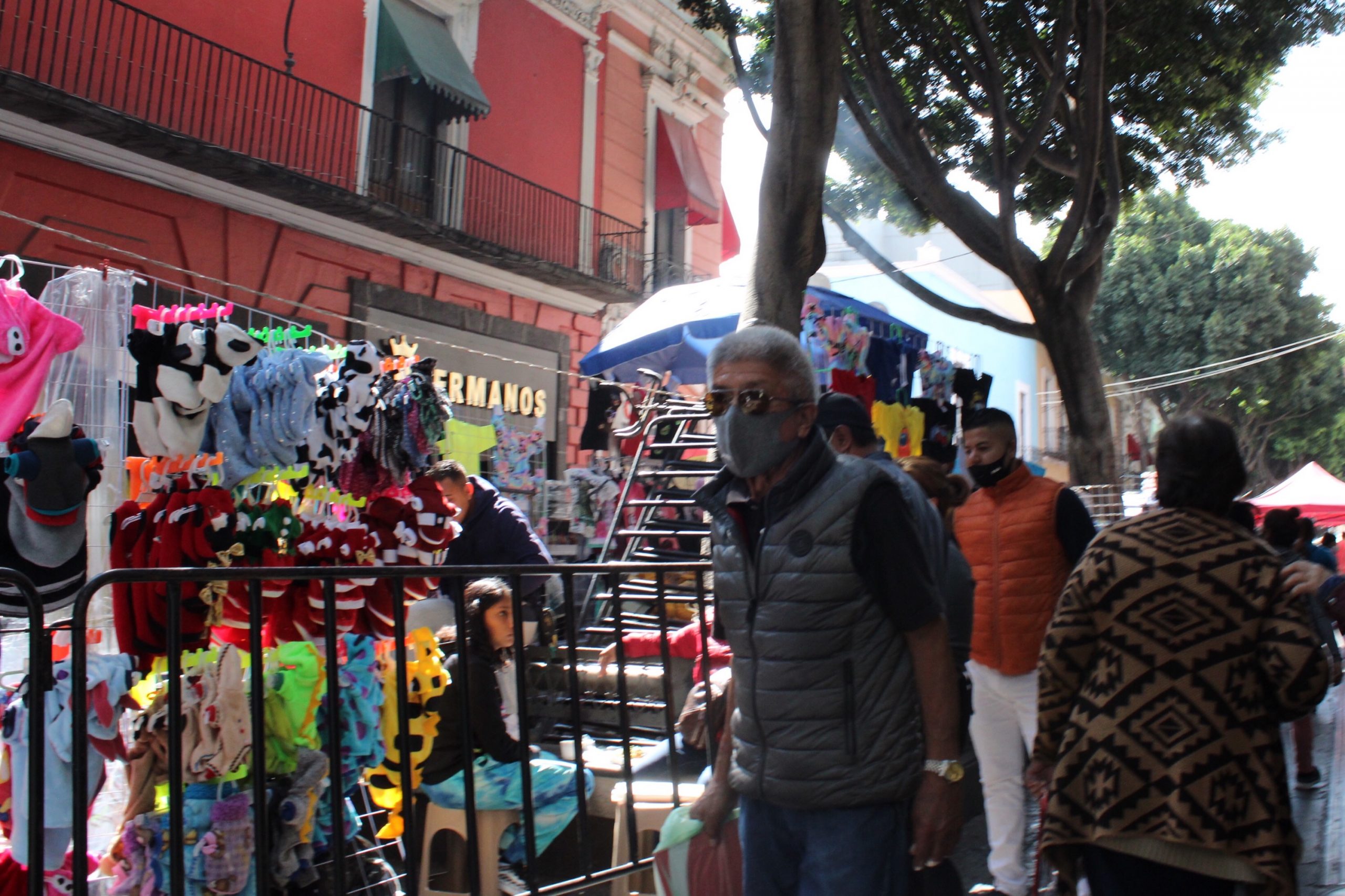 Puebla inicia la semana con 380 contagios y 30 defunciones por Covid-19