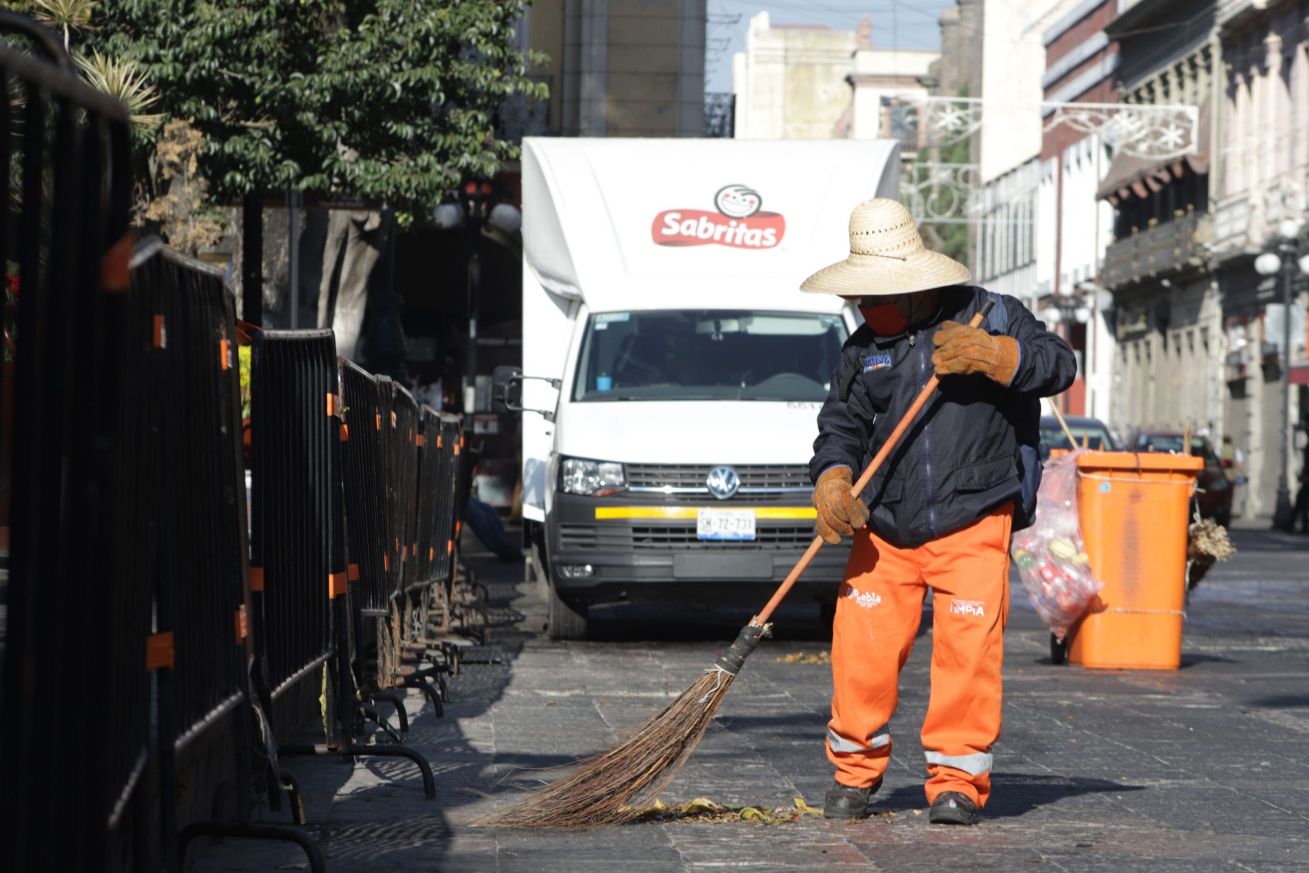 OOSL aprueba aumentar bono de fin de año para trabajadores de barrido manual