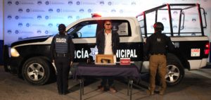 Detienen a hombre por portación ilegal de arma de fuego