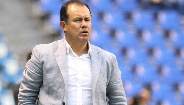 Hace oficial el Puebla que Juan Reynoso deja al equipo