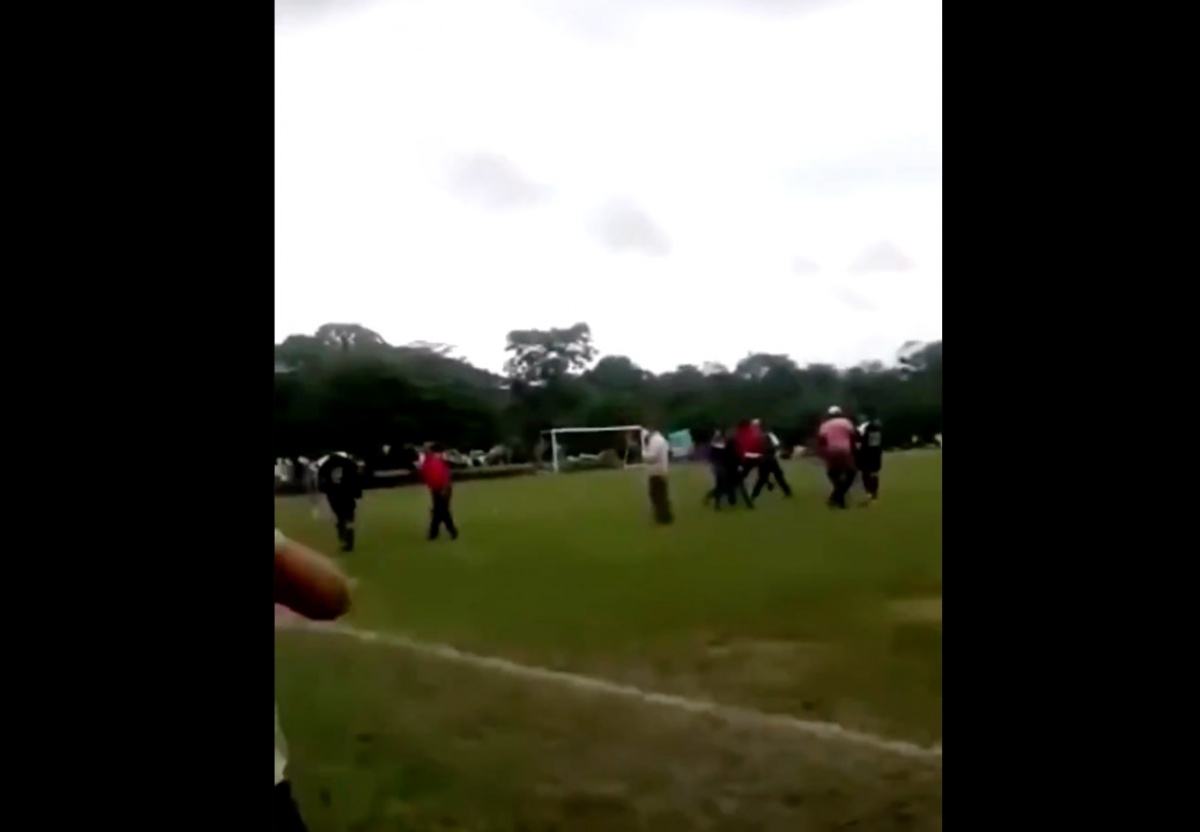 Matan a jugador de futbol amateur en pleno partido