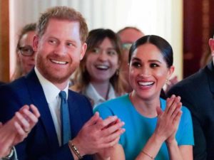 El amor siempre gana, expresan Harry y Meghan en su primer podcast