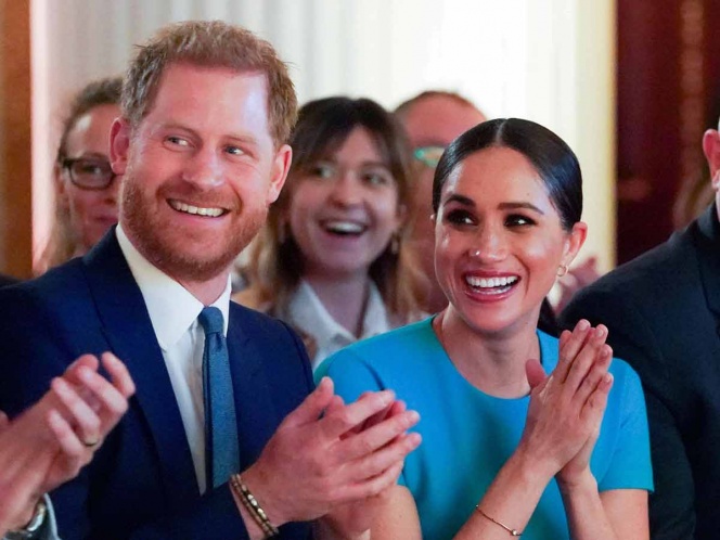 El amor siempre gana, expresan Harry y Meghan en su primer podcast