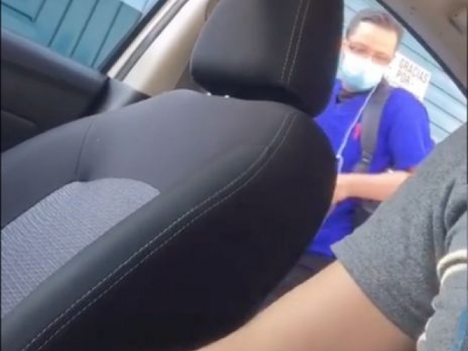 Taxista sorprende a doctor con bonito detalle; mira el video