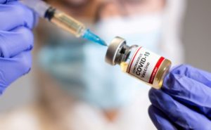 Reino Unido aprueba vacuna contra COVID-19