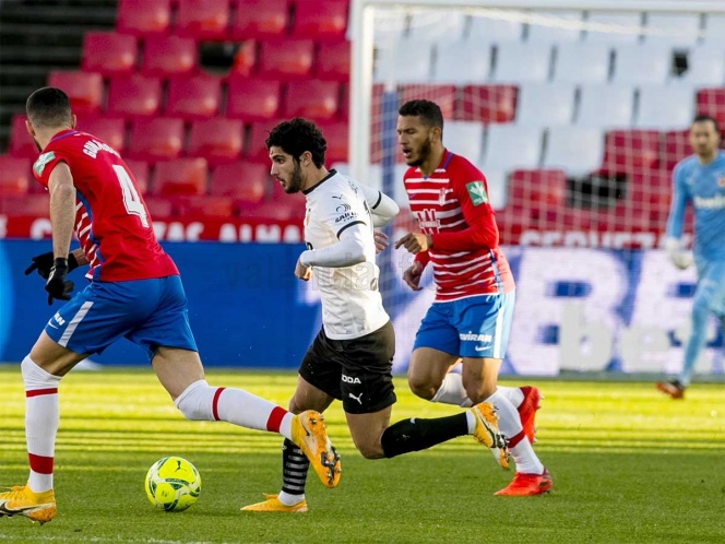 El Valencia sigue amenazado por el descenso