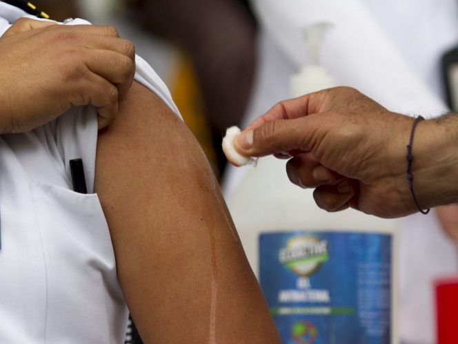Será un reto convencer a mexicanos que se vacunen contra covid: Salud