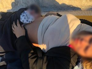 Migrante hondureña da a luz en puente fronterizo México-EU