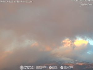 (FOTOS) Registra volcán Popocatépetl 19 exhalaciones en las últimas 24 horas