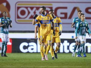 Tigres se impone a León en duelo de campeones