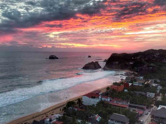 Favorece a Zipolite polémica desatada tras visita de López Gatell