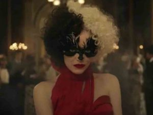 Emma Stone se luce como villana en el primer trailer oficial de Cruella