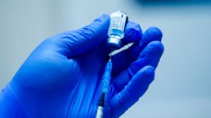 Vacuna de Pfizer contra la COVID inicia pruebas de eficacia en mujeres embarazadas