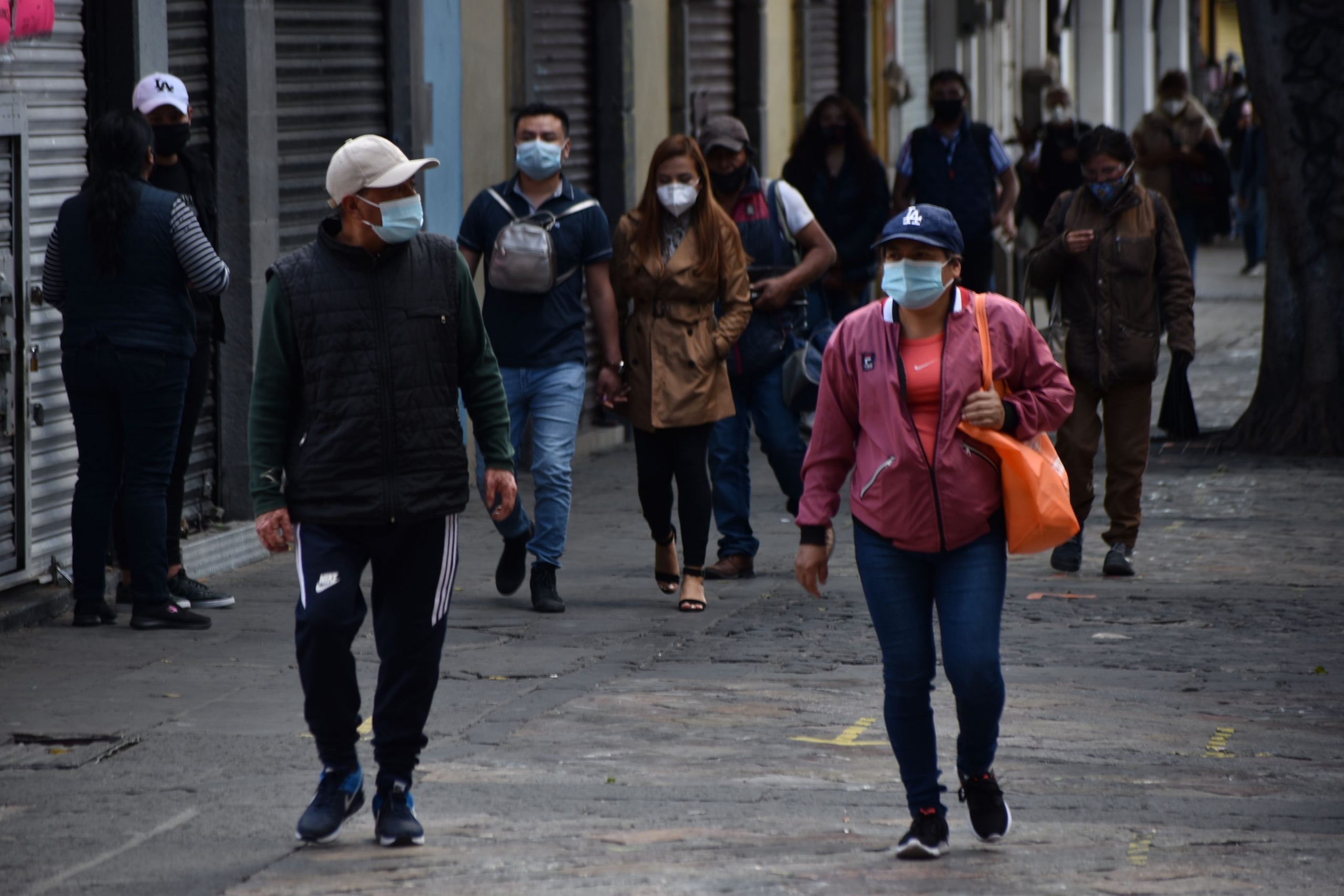 Relajamiento social generaría tercera ola de contagios por COVID-19