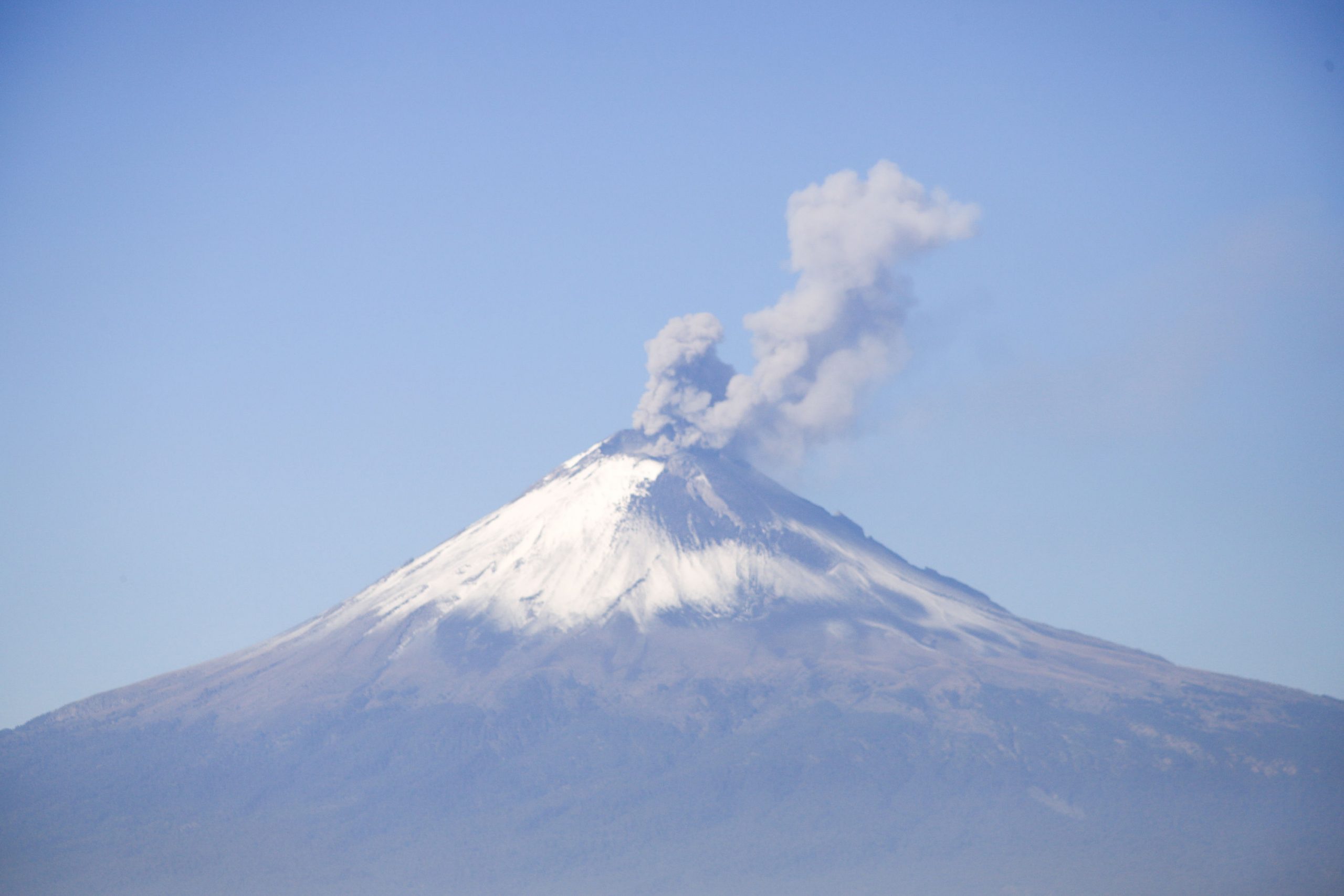 Presentan el primer seguro contra erupciones volcánicas; el Popocatépetl está incluido