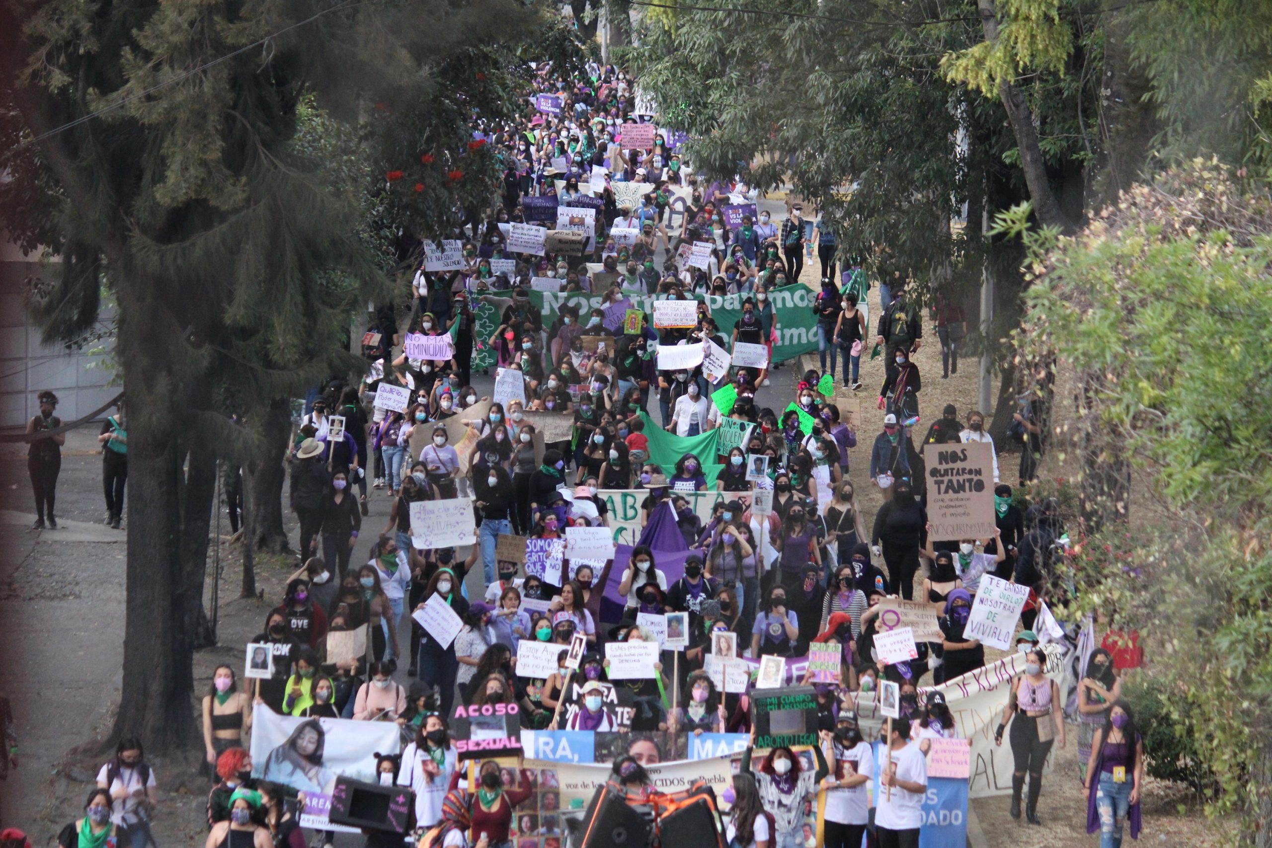 Colectivos feministas se manifiestan para exigir alto a la violencia de género