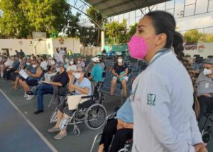 Arranca con éxito vacunación contra covid-19 en Cancún