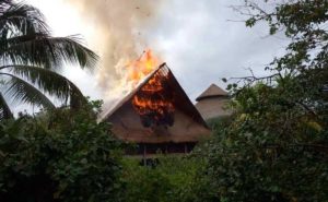 Incendio en el parque Xcaret por la caída de un rayo