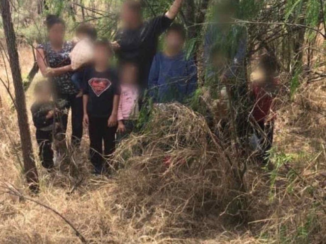 Rescatan a 7 niños y tres mujeres migrantes cerca del Río Bravo