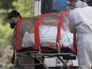 Incrementan las muertes por covid-19 en México