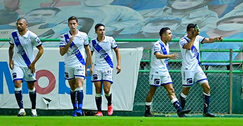 Puebla vence al León 2-1 en el Nou Camp