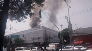 Se incendia sala de cine en Plaza Azcapotzalco, CDMX