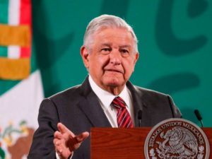 AMLO visita la refinería de Pemex en Cadereyta, Nuevo León