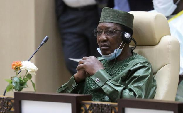 Muere en combate contra rebeldes presidente de Chad