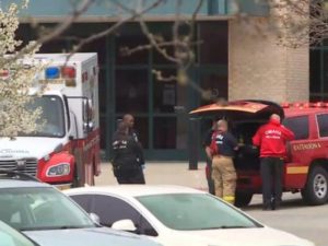 Tiroteo en centro comercial de Nebraska deja un muerto