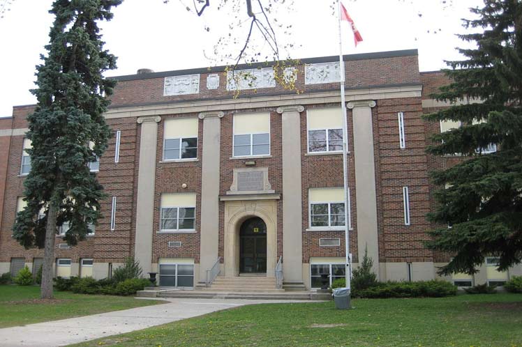 Cierran escuelas en Canadá debido a tercera ola de COVID-19