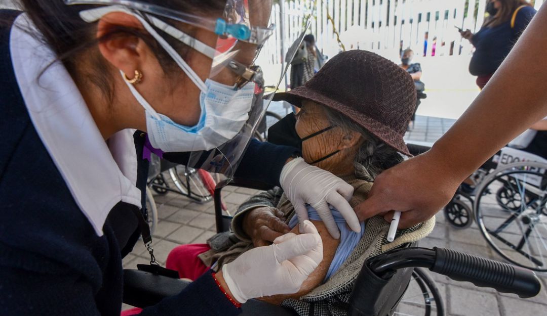 Mañana arranca la aplicación de segundas dosis a adultos mayores de 60 años en Puebla