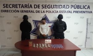 Con aparente marihuana y cristal, Policía Estatal detiene a un hombre