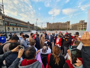 Protestan afuera de Palacio Nacional; madres exigen que encuentren a sus hijos