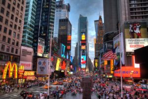 Nueva York aplicaría vacunas gratis antiCovid a turistas