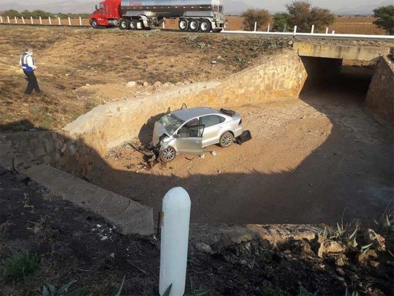 Accidente automovilístico deja cuatro muertos, entre ellos un bebé