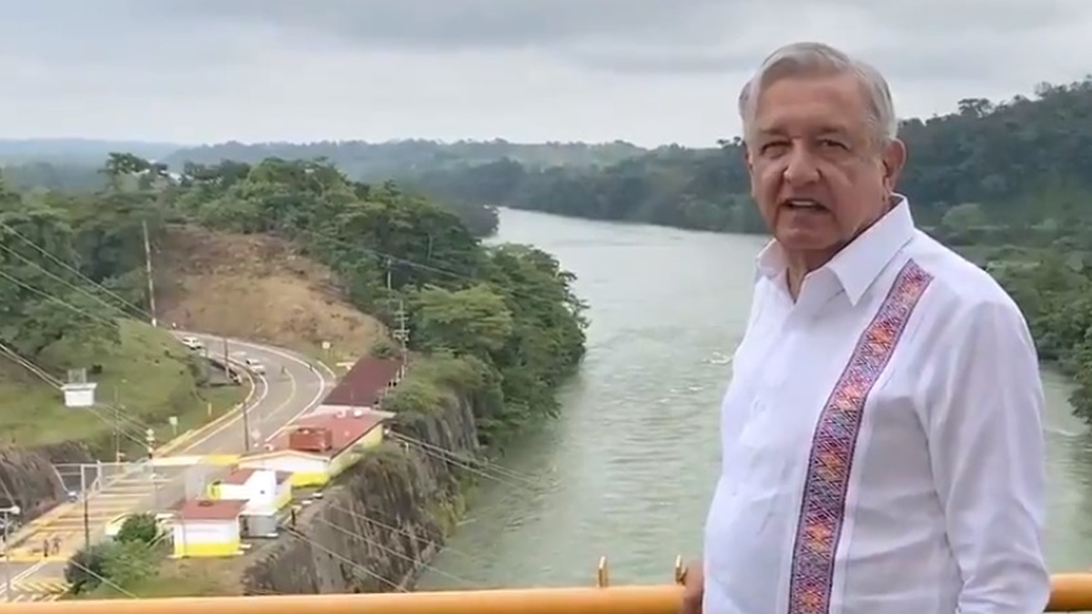 Supervisa AMLO hidroeléctricas de Chiapas