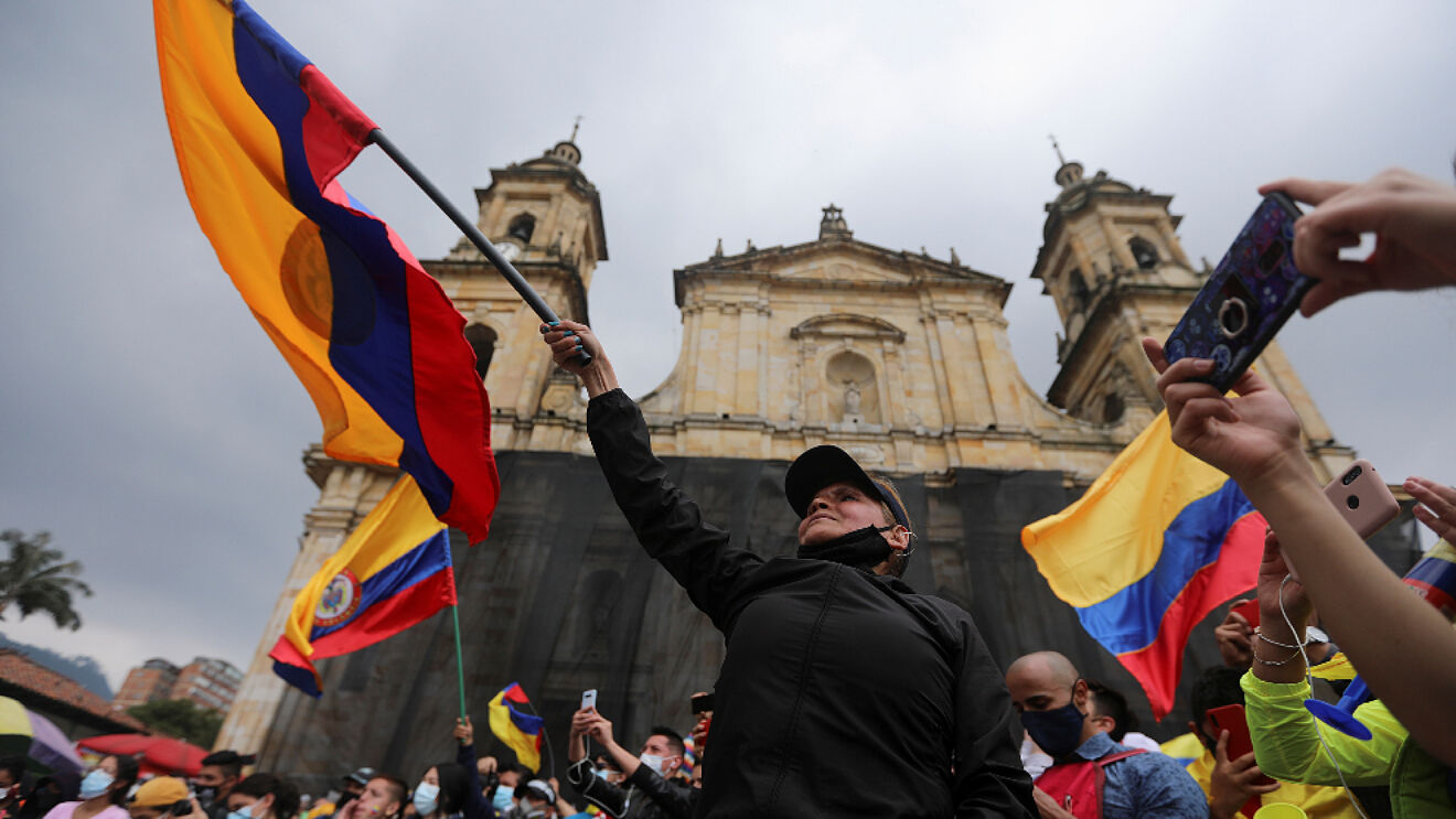 Colombia, al borde de dictadura militar: COLPAZ