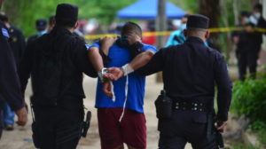 Encuentran 14 cadáveres en casa de expolicía en El Salvador