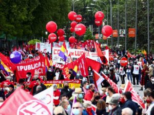 Cientos de personas se manifiestan en el día del trabajador en España