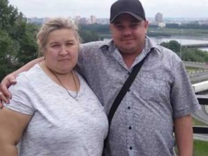 Mujer de 101 kilos mata a su esposo al sentarse encima de él
