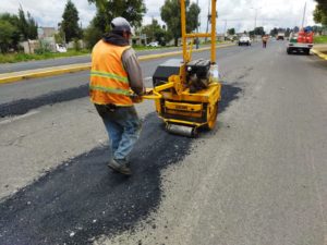 Intensifica Secretaría de Infraestructura  programa de bacheo en carreteras estatales