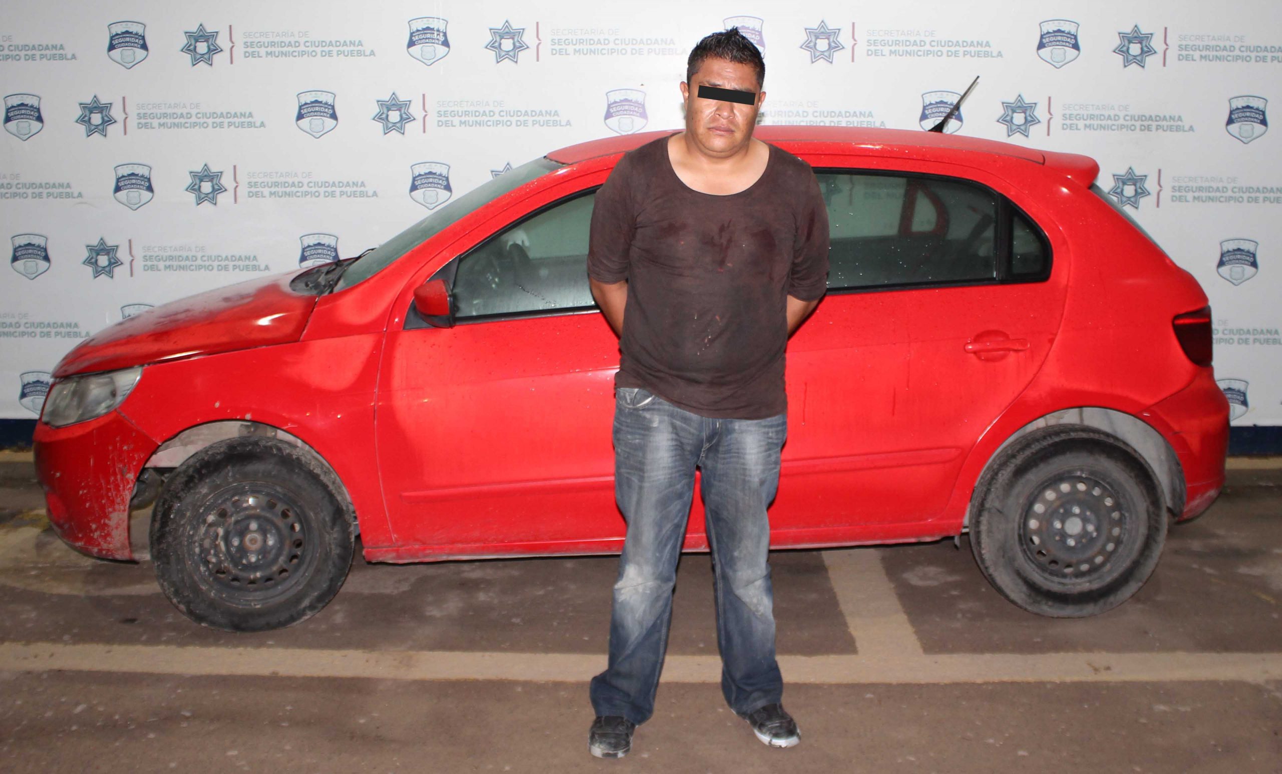 Recuperó policía municipal de Puebla un vehículo robado; hay un detenido