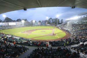 Gracias al SEDIF, poblanos disfrutan del arranque del Preolímpico de Béisbol