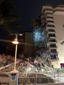 Se derrumba edificio de varios pisos en Miami