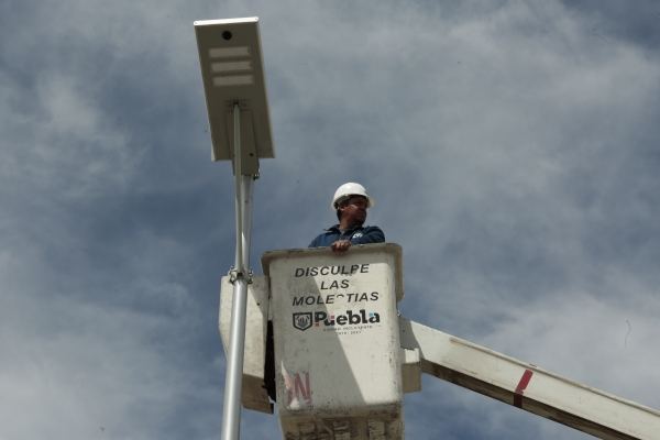 Con modernización del alumbrado público, Ayuntamiento de Puebla ahorra 8.6% en energía eléctrica