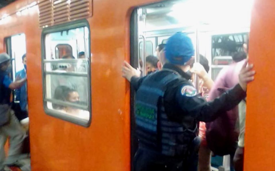 Por amenaza de bomba, cierran estación del Metro de la Ciudad de México