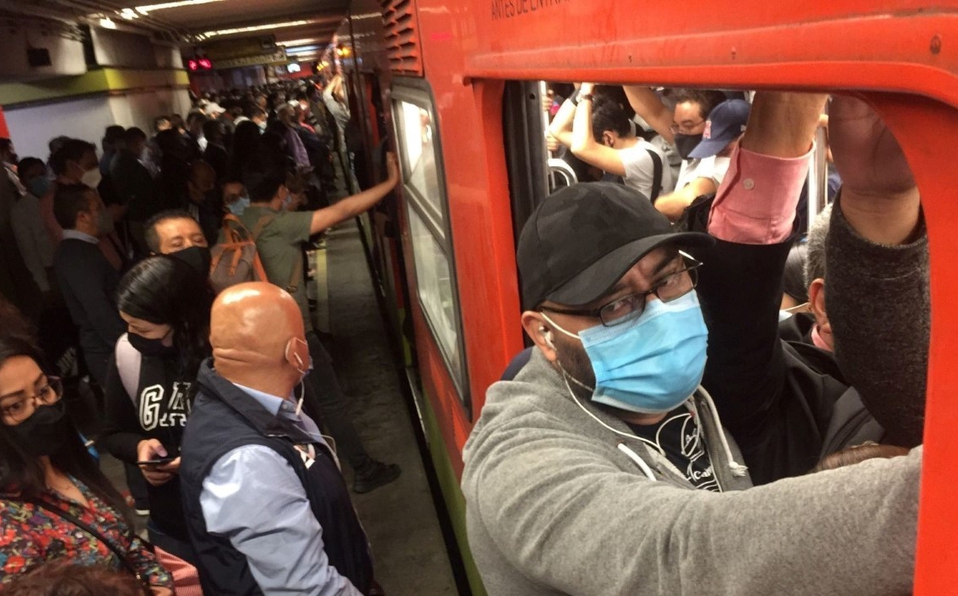 Usuario muere al caer en vías del Metro de la CDMX