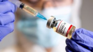 El domingo se suspenderá la vacunación anti-COVID por elecciones